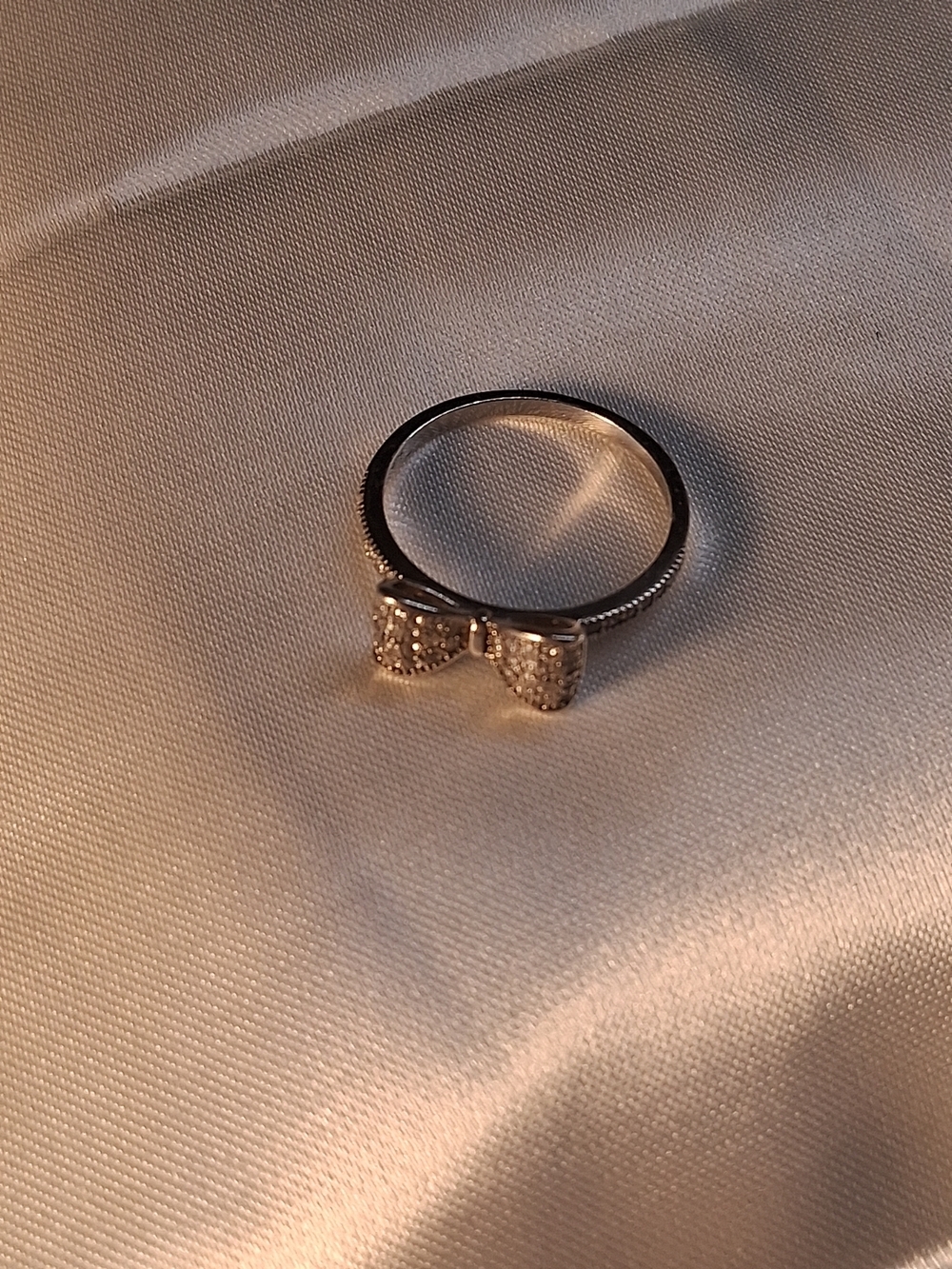 P4. 925 Sterling Silver Girlie Ribbon Bow Ring Fashionista Y2k, Stamped Size 8 - Picture 6 of 9